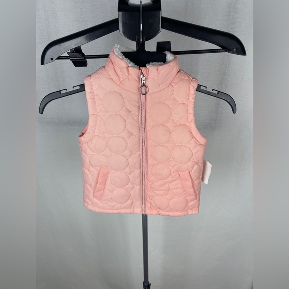 Urban Republic Pink Quilted Vest with Faux Sherpa Size 24 Months NWT - Picture 9 of 12